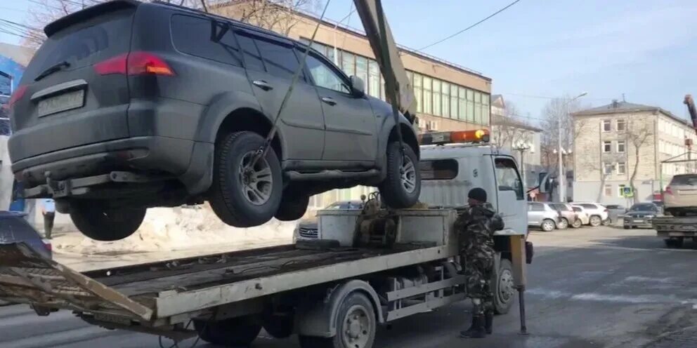 Эвакуация автомобилей в Южно-Сахалинске